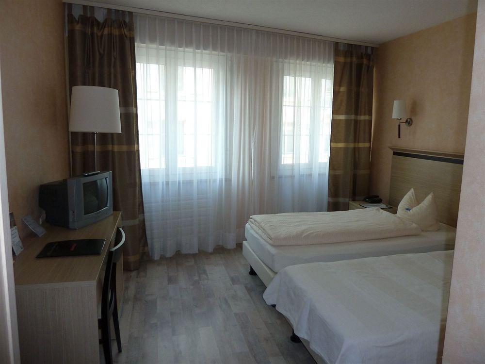 Hotel De La Vieille Tour La Tour-de-Peilz Dış mekan fotoğraf